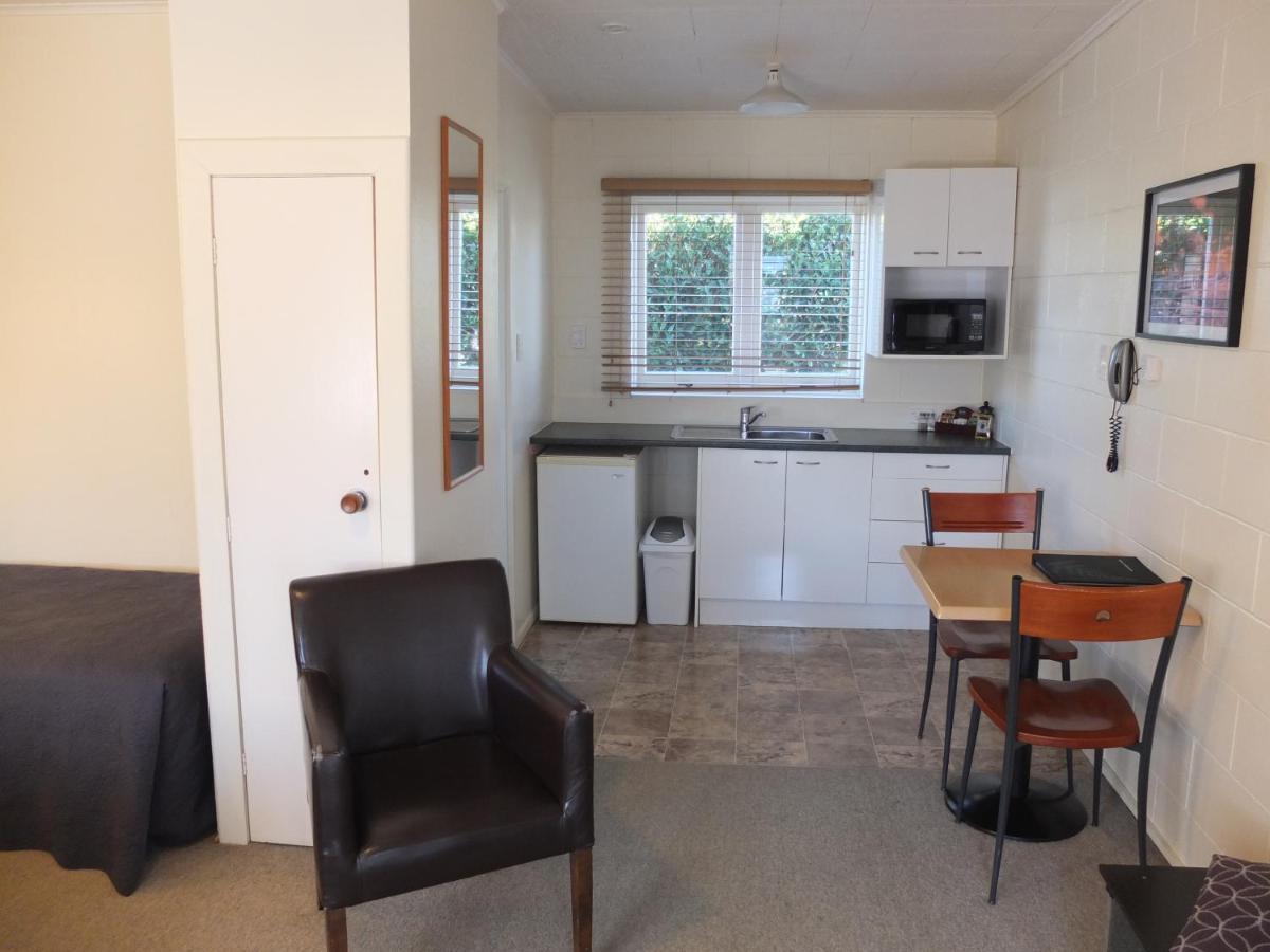 Colonial Court Motel Cambridge Εξωτερικό φωτογραφία