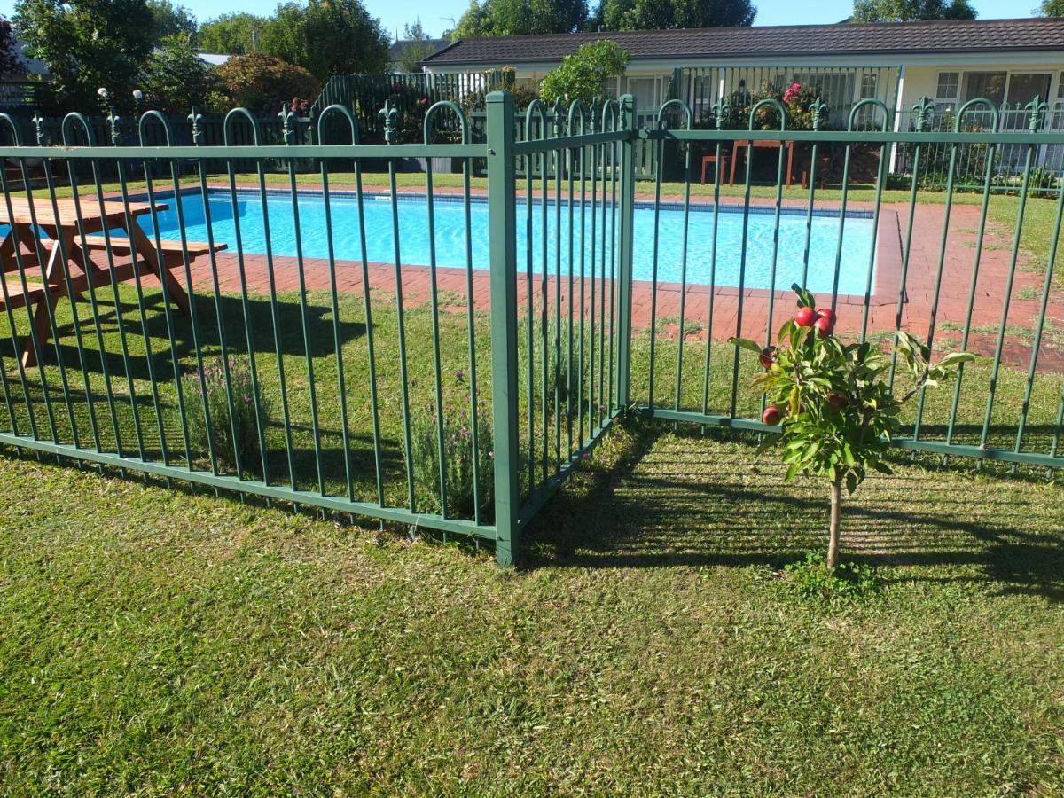 Colonial Court Motel Cambridge Εξωτερικό φωτογραφία