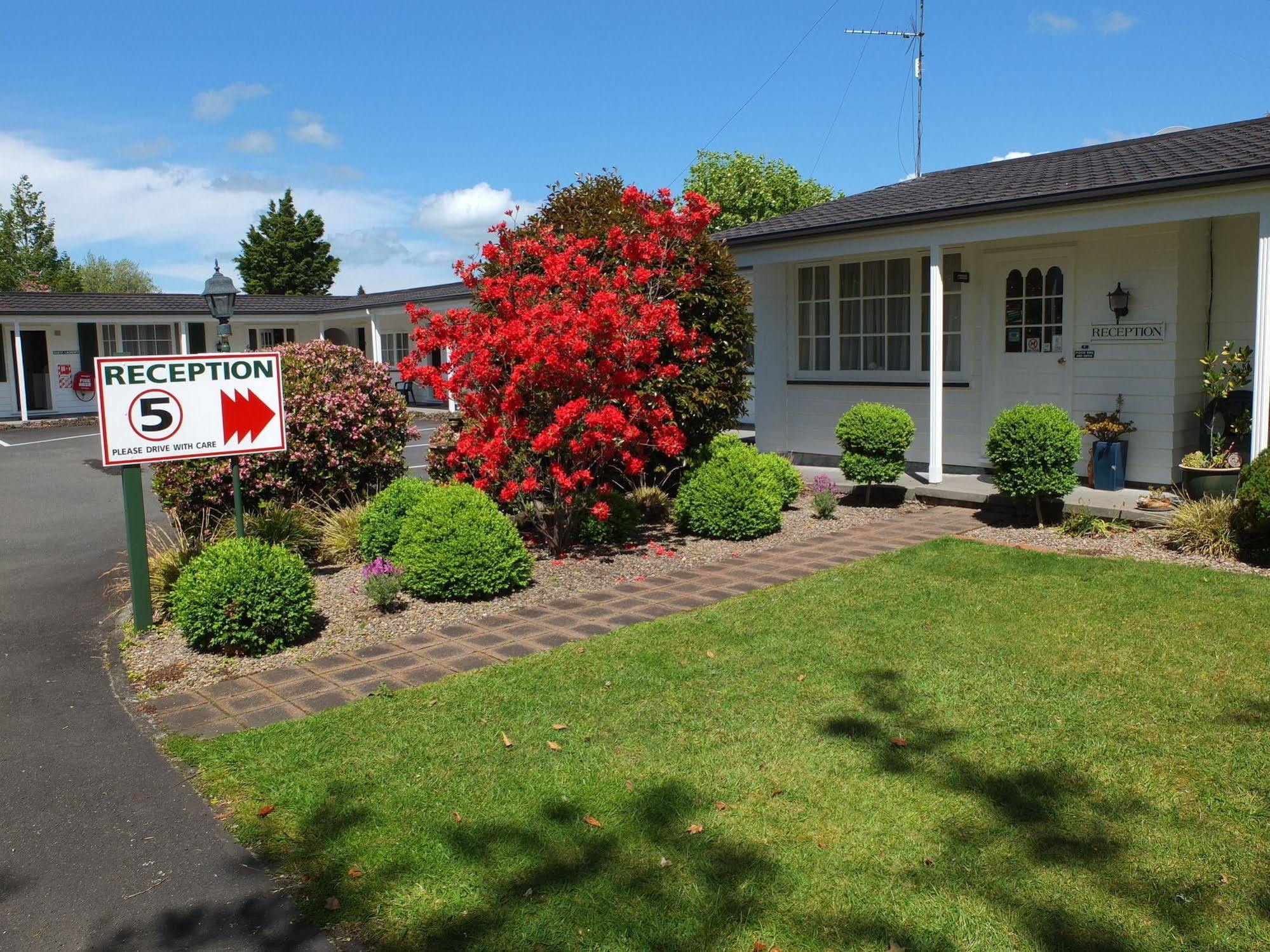 Colonial Court Motel Cambridge Εξωτερικό φωτογραφία